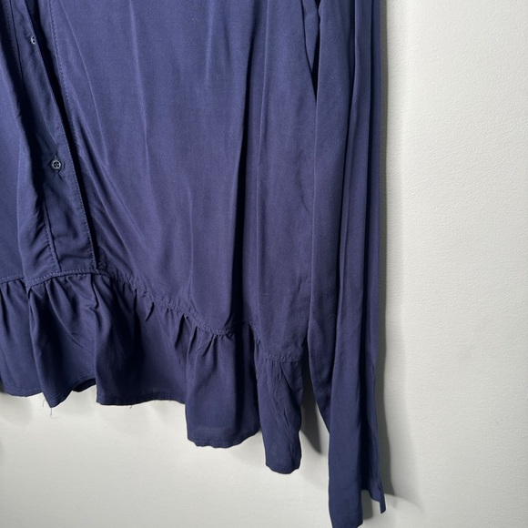 NEW! La Vie en Rose Blue Button Up Long Sleeve Ruffle Trim Top Size Medium - Picture 5 of 9